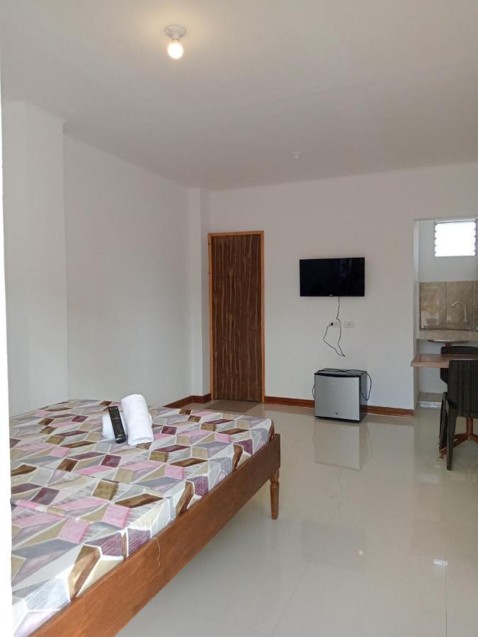 __Aplaridel Inn Suites__ Angeles Bagian luar foto