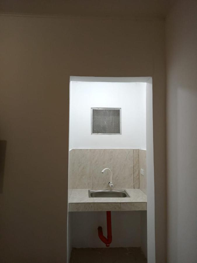 __Aplaridel Inn Suites__ Angeles Bagian luar foto
