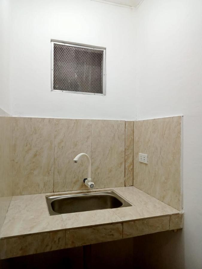 __Aplaridel Inn Suites__ Angeles Bagian luar foto