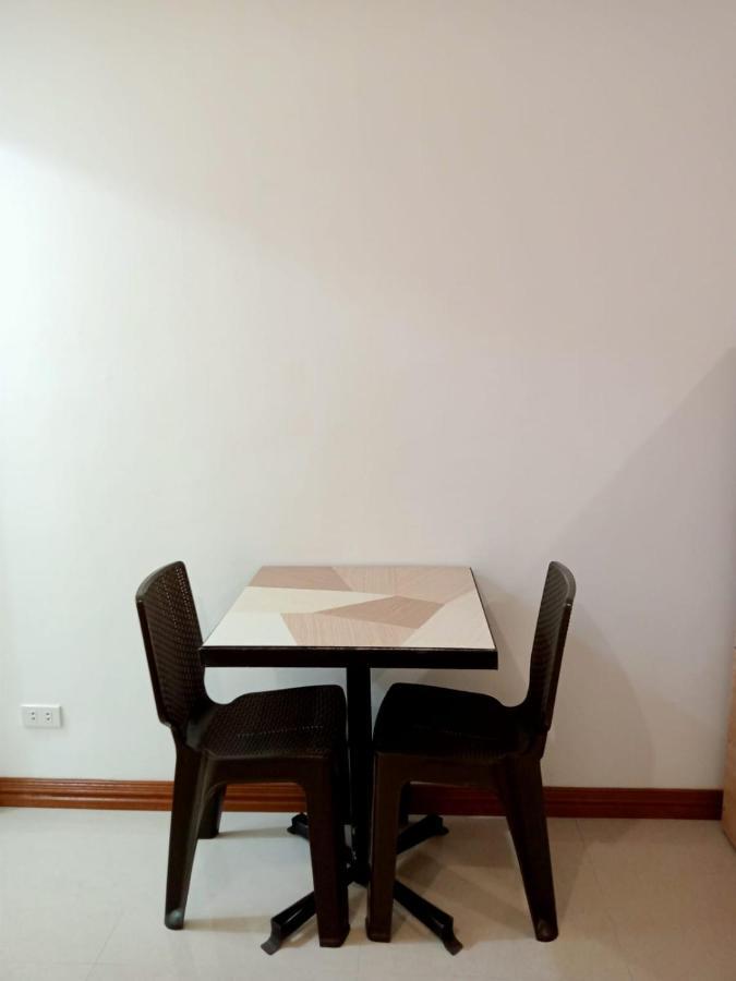 __Aplaridel Inn Suites__ Angeles Bagian luar foto