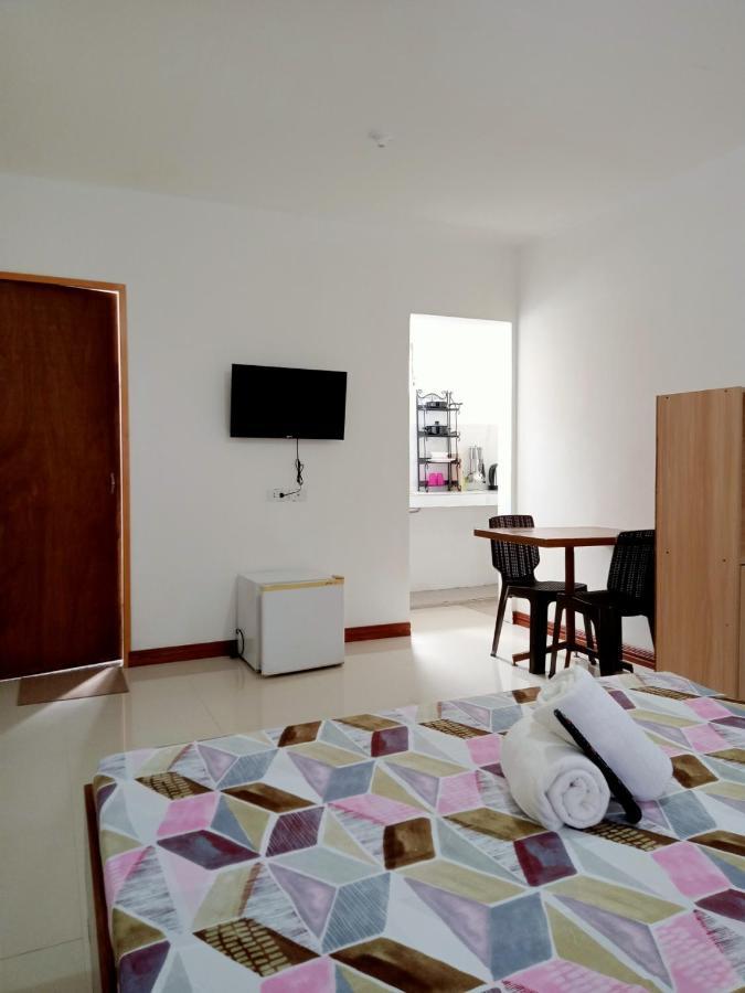__Aplaridel Inn Suites__ Angeles Bagian luar foto