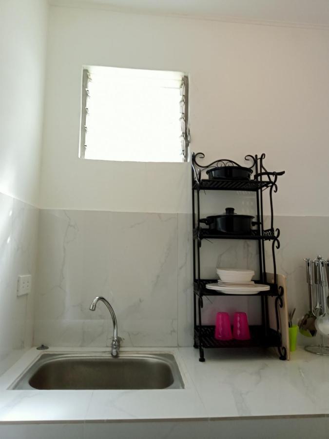 __Aplaridel Inn Suites__ Angeles Bagian luar foto