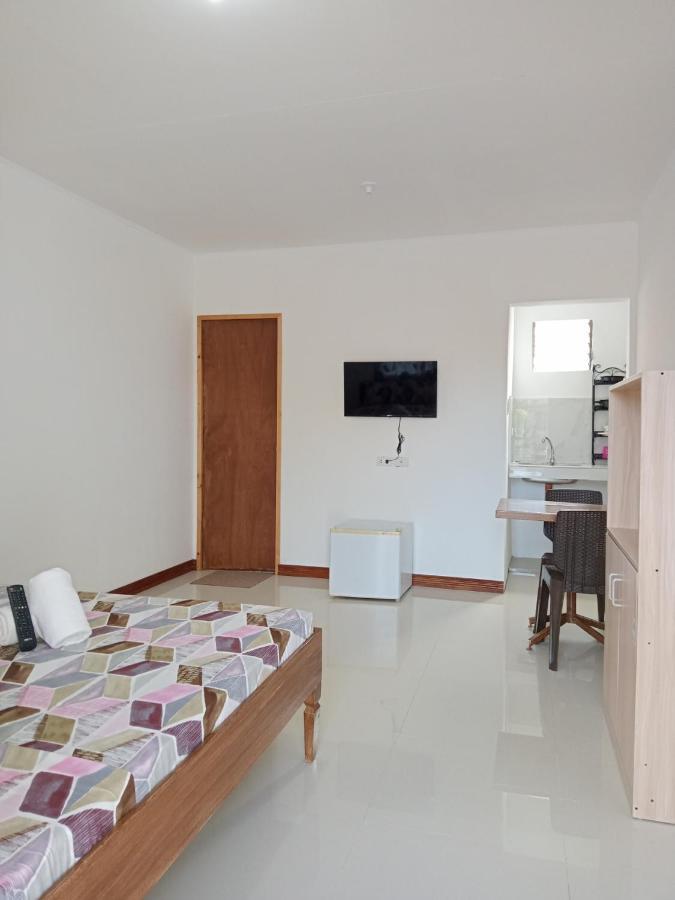__Aplaridel Inn Suites__ Angeles Bagian luar foto